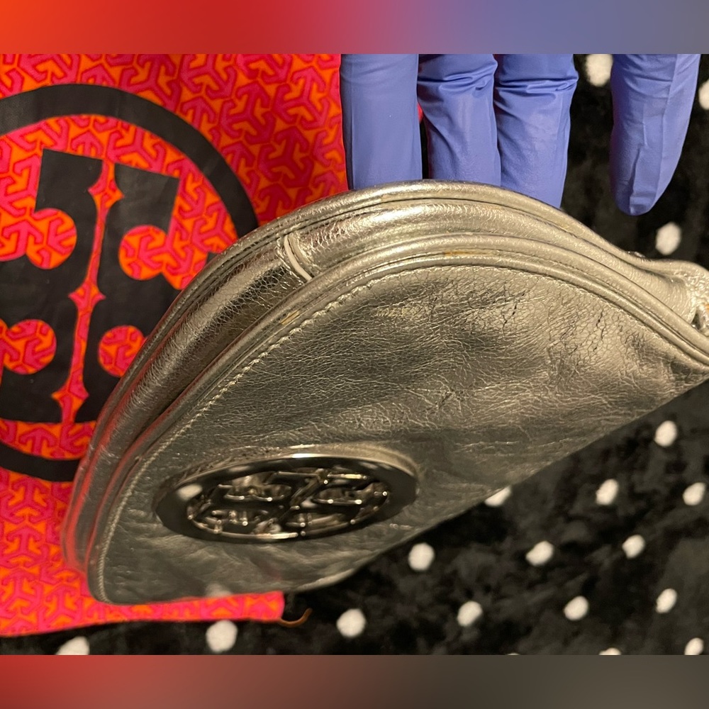 Authentic Tory Burch Silver Over Shoulder/Clutch … - image 5